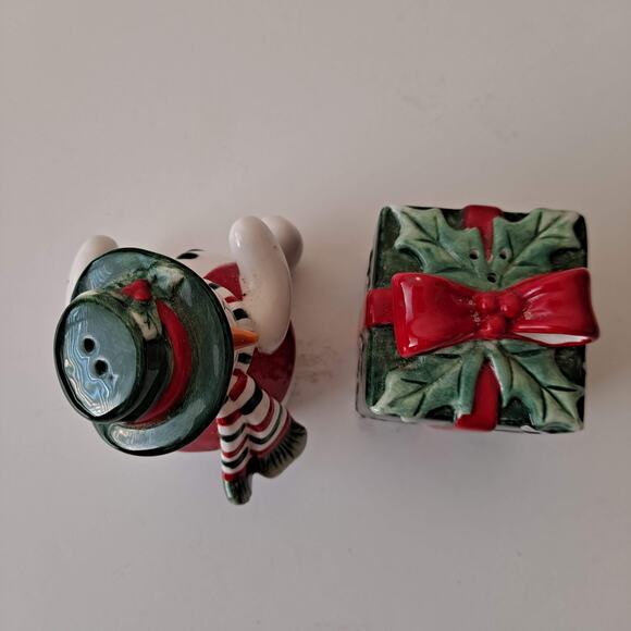 Vintage Fitz and Floyd Snowman Gift Box Christmas Holiday Salt & Pepper Shaker - Picture 8 of 9